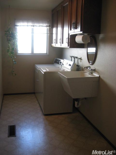 2409 Naas Ct, Modesto, CA 95358 photo 16