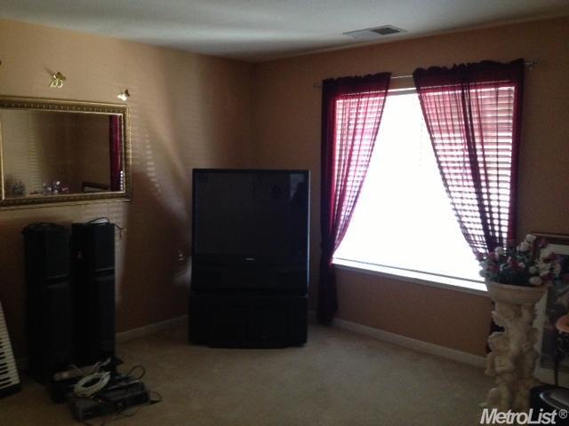 1142 Shearwater Dr, Patterson, CA 95363 photo 2