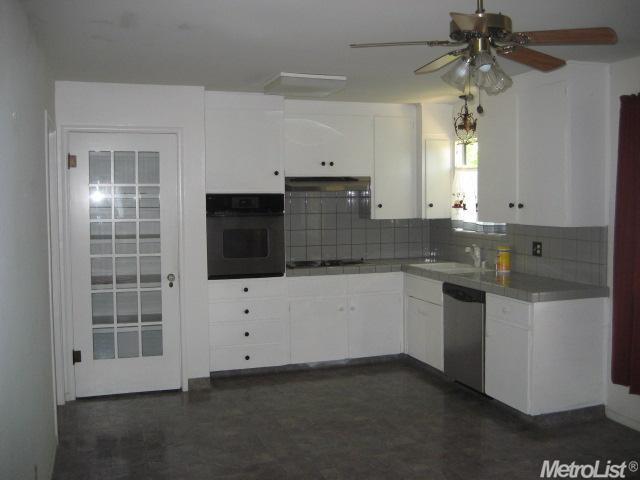 1342 Armstrong Dr, Manteca, CA 95336 photo 3