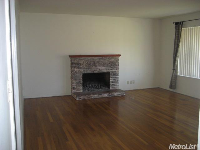 1342 Armstrong Dr, Manteca, CA 95336 photo 2