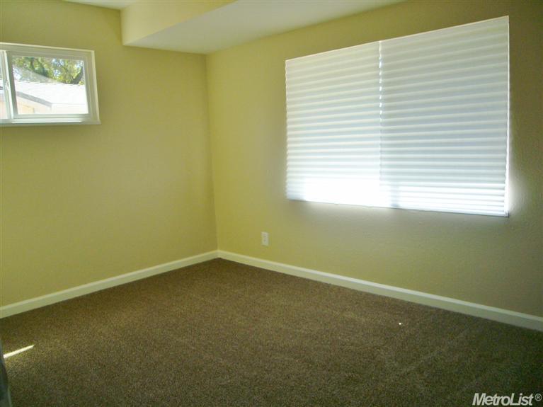 153 Ribier Ave, Modesto, CA 95350 photo 8
