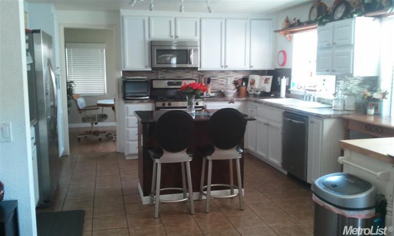 2008 Berryessa Dr, Modesto, CA 95358 photo 3