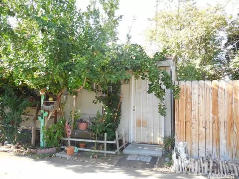324 B St, Tracy, CA 95376 photo 2