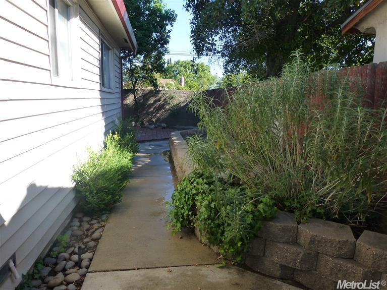 1086 Agate, Manteca, CA 95336 photo 12