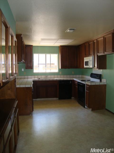 4655 5th St, Rocklin, CA 95677 photo 2