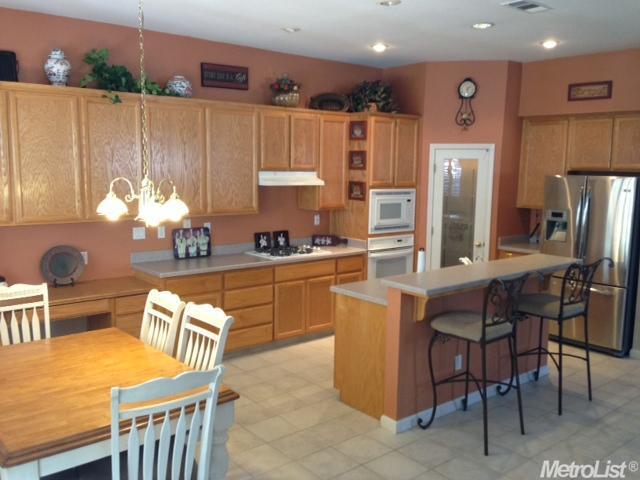 4112 Quiet Brook Ct, Modesto, CA 95356 photo 2
