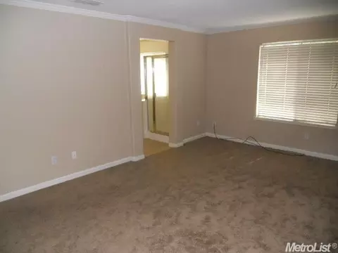 631 Roadrunner Dr, Patterson, CA 95363 photo 4