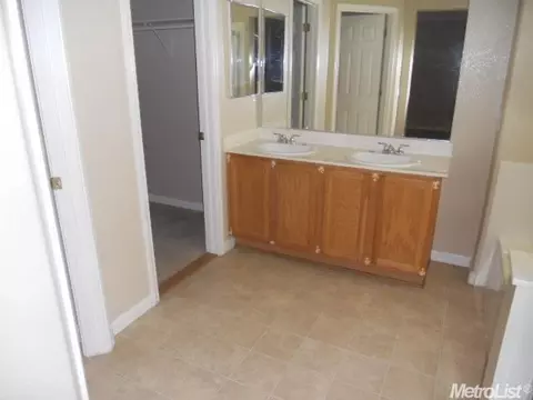 631 Roadrunner Dr, Patterson, CA 95363 photo 7
