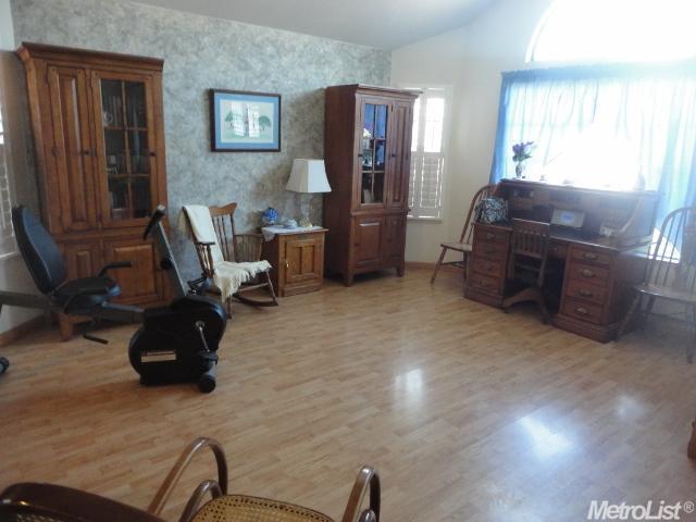 2032 Stracker, Modesto, CA 95350 photo 2
