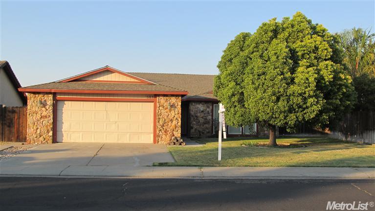 583 W Ward Way, Manteca, CA 95336 photo 1