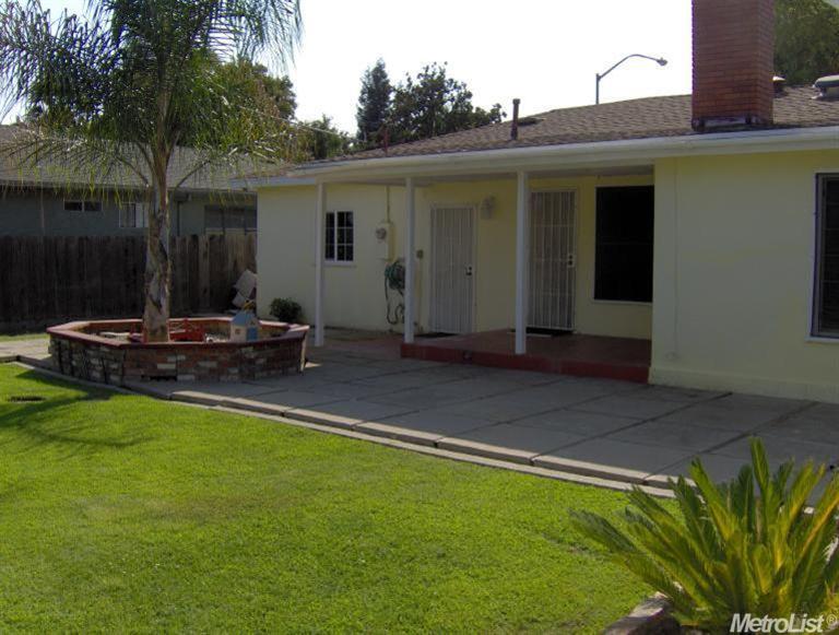 1257 Chadwick Ct, Modesto, CA 95350 photo 2