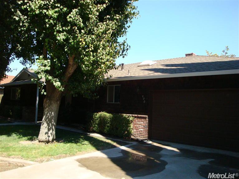 900 Montmartre, Modesto, CA 95355 photo 2
