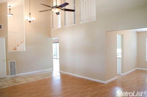 447 Sultana Ct, Ripon, CA 95366 photo 2