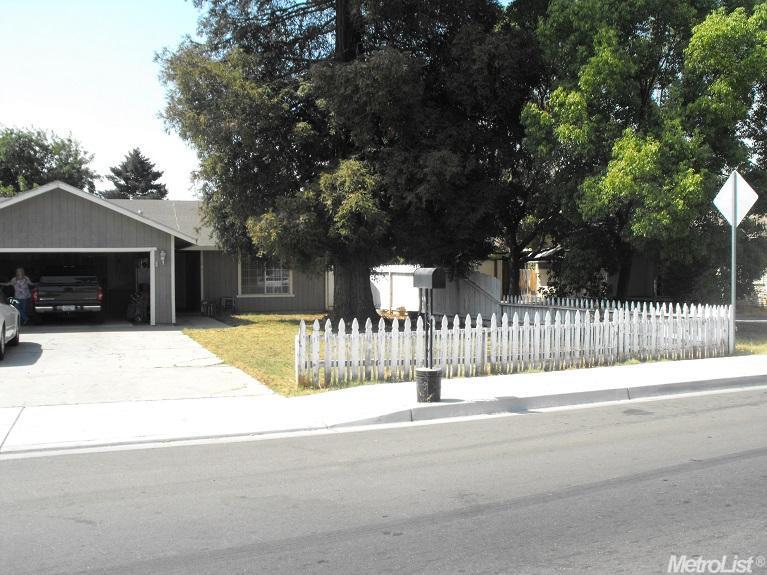 19 Church St, Modesto, CA 95357 photo 2