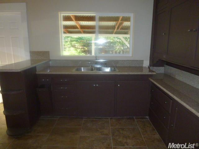 737 Nevada St, Manteca, CA 95337 photo 5