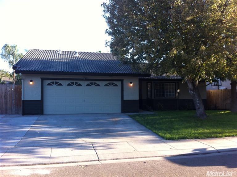 1308 Amanda Dr, Ceres, CA 95307 photo 2