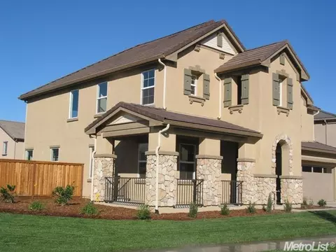621 Grapevine Pl, Lathrop, CA 95330 photo 2