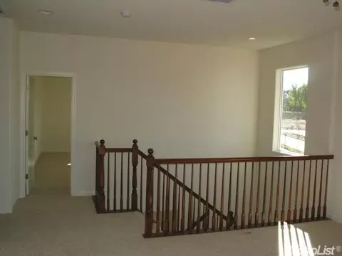 621 Grapevine Pl, Lathrop, CA 95330 photo 5