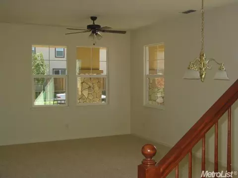 621 Grapevine Pl, Lathrop, CA 95330 photo 4