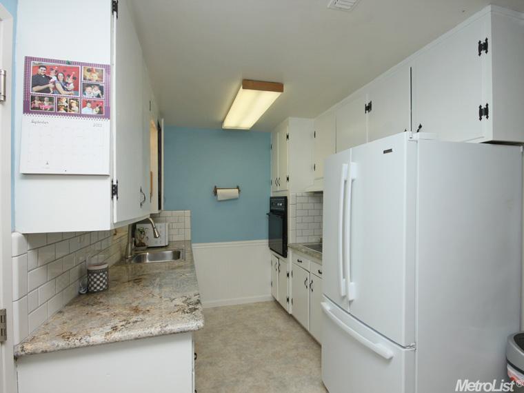 6445 Lincoln Ave, Carmichael, CA 95608 photo 3