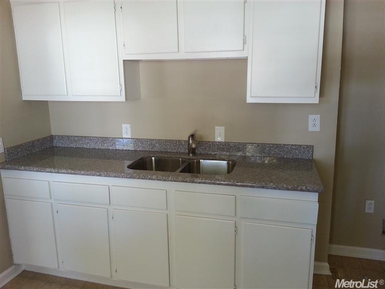 221 Oak St, Modesto, CA 95351 photo 3