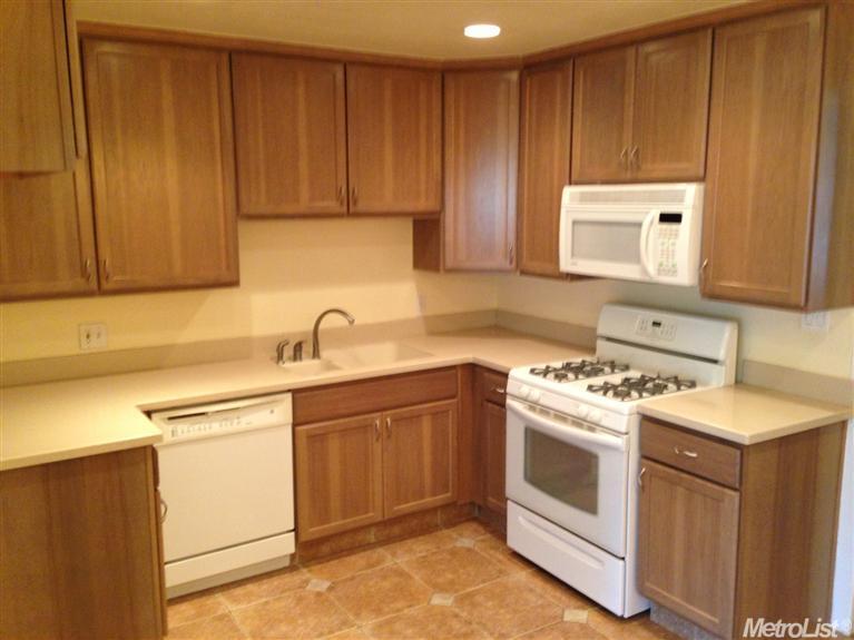 304 E Rumble Rd, Modesto, CA 95350 photo 7