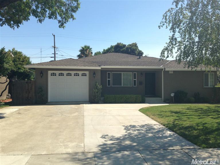 304 E Rumble Rd, Modesto, CA 95350 photo 1
