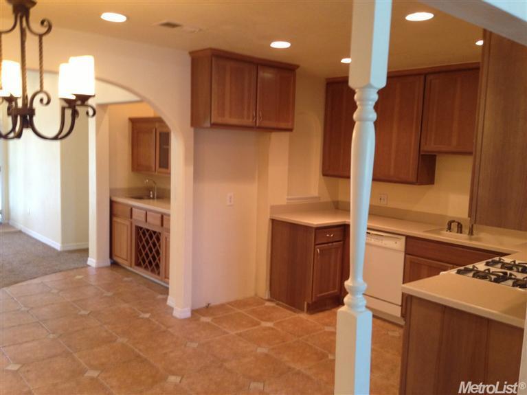 304 E Rumble Rd, Modesto, CA 95350 photo 2