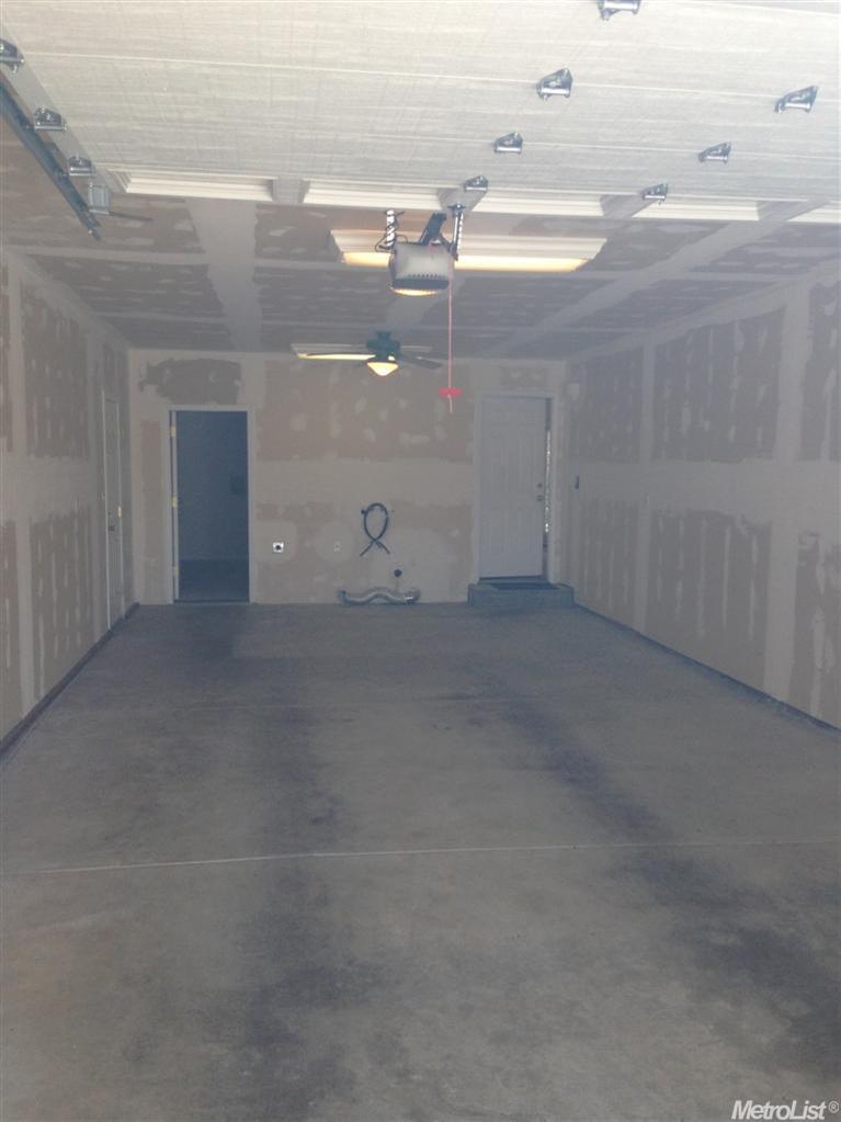 304 E Rumble Rd, Modesto, CA 95350 photo 5