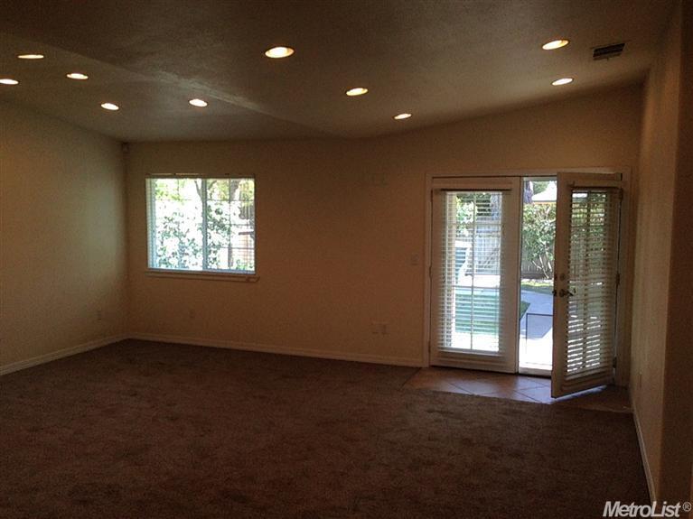 304 E Rumble Rd, Modesto, CA 95350 photo 4