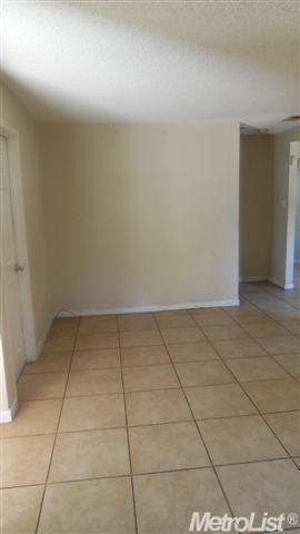 2423 E Worth St, Stockton, CA 95205 photo 5