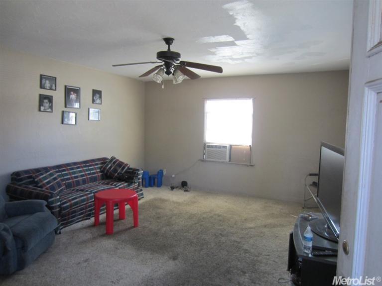 830 S Garfield St, Lodi, CA 95240 photo 2