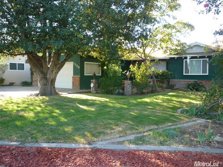 1528 Irene Ave, Modesto, CA 95355 photo 2