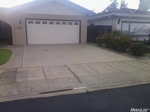 237 Rainier, Lodi, CA 95242 photo 3