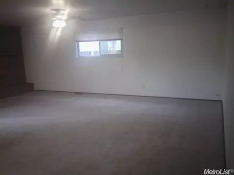 237 Rainier, Lodi, CA 95242 photo 12