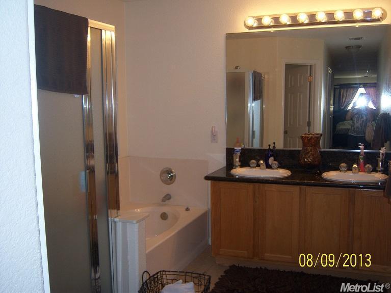 423 Penguin Ct, Patterson, CA 95363 photo 8