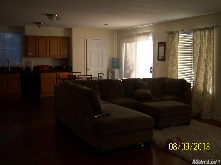423 Penguin Ct, Patterson, CA 95363 photo 4