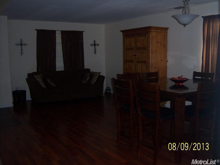 423 Penguin Ct, Patterson, CA 95363 photo 3