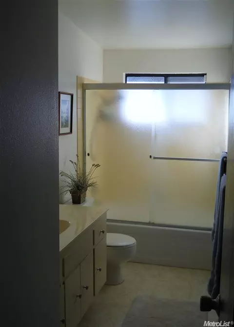 4925 Clear Cir, Carmichael, CA 95608 photo 6