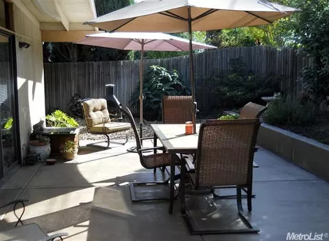 4925 Clear Cir, Carmichael, CA 95608 photo 8