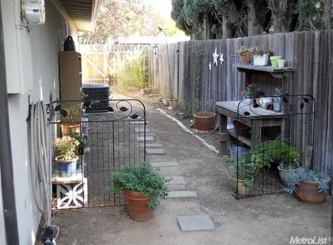 4925 Clear Cir, Carmichael, CA 95608 photo 11