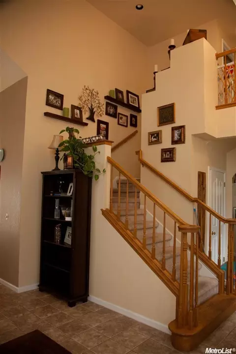 329 Melbourne, Modesto, CA 95357 photo 3