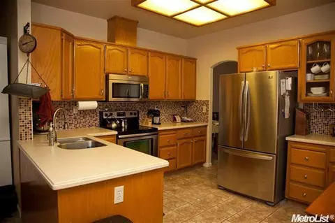 329 Melbourne, Modesto, CA 95357 photo 4