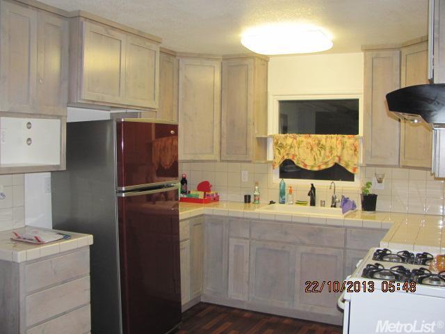 1414 Suzanne Ave, Modesto, CA 95350 photo 2