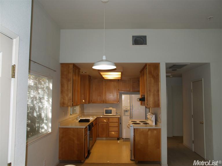 821 La Coruno St, Davis, CA 95618 photo 4