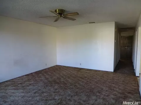 575 Alpine Ave, Manteca, CA 95336 photo 3