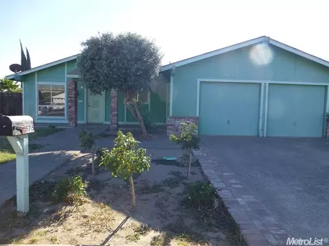 575 Alpine Ave, Manteca, CA 95336 photo 2
