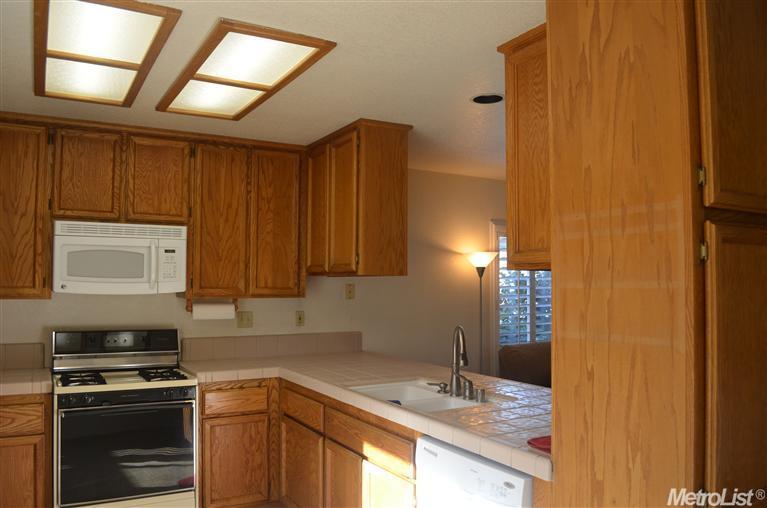 8121 Bellsbrae Dr, Antelope, CA 95843 photo 3