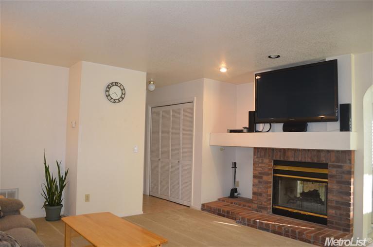 8121 Bellsbrae Dr, Antelope, CA 95843 photo 4