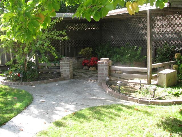 733 S Cresent Ave, Lodi, CA 95240 photo 2